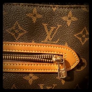 Louis Vuitton vintage hand bag